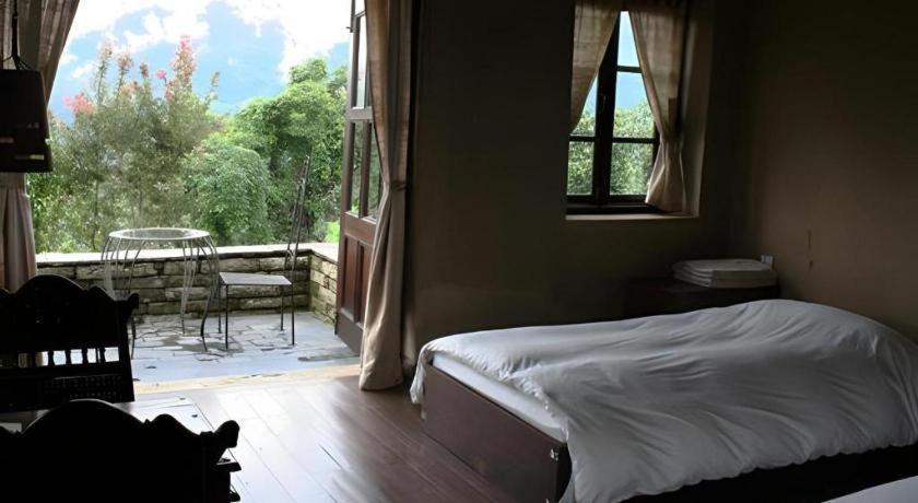 Hananoie - A Permaculture Resort Pokhara Exteriör bild